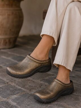 Merrell Encore Nova slip on shoes